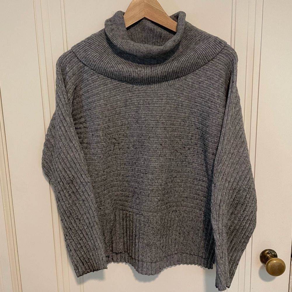 Anthropologie Moth Cowl Neck Turtleneck Boxy Sweater Small‎